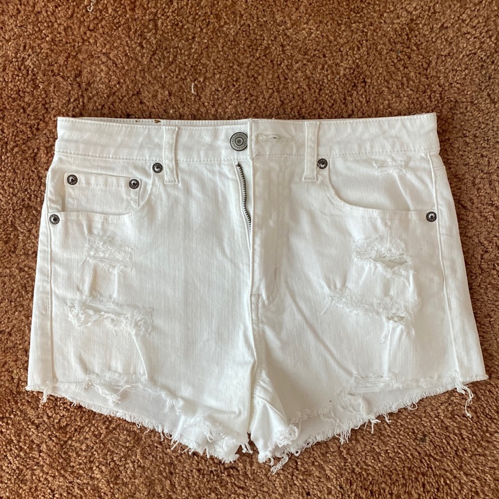 WHITE HIGH RISE DISTRESSED JEAN SHORTS